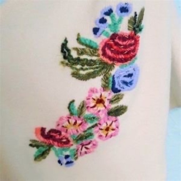 Danielle Kroll Bunches Of Bud Embroidered Scarf - Picture 6 of 10